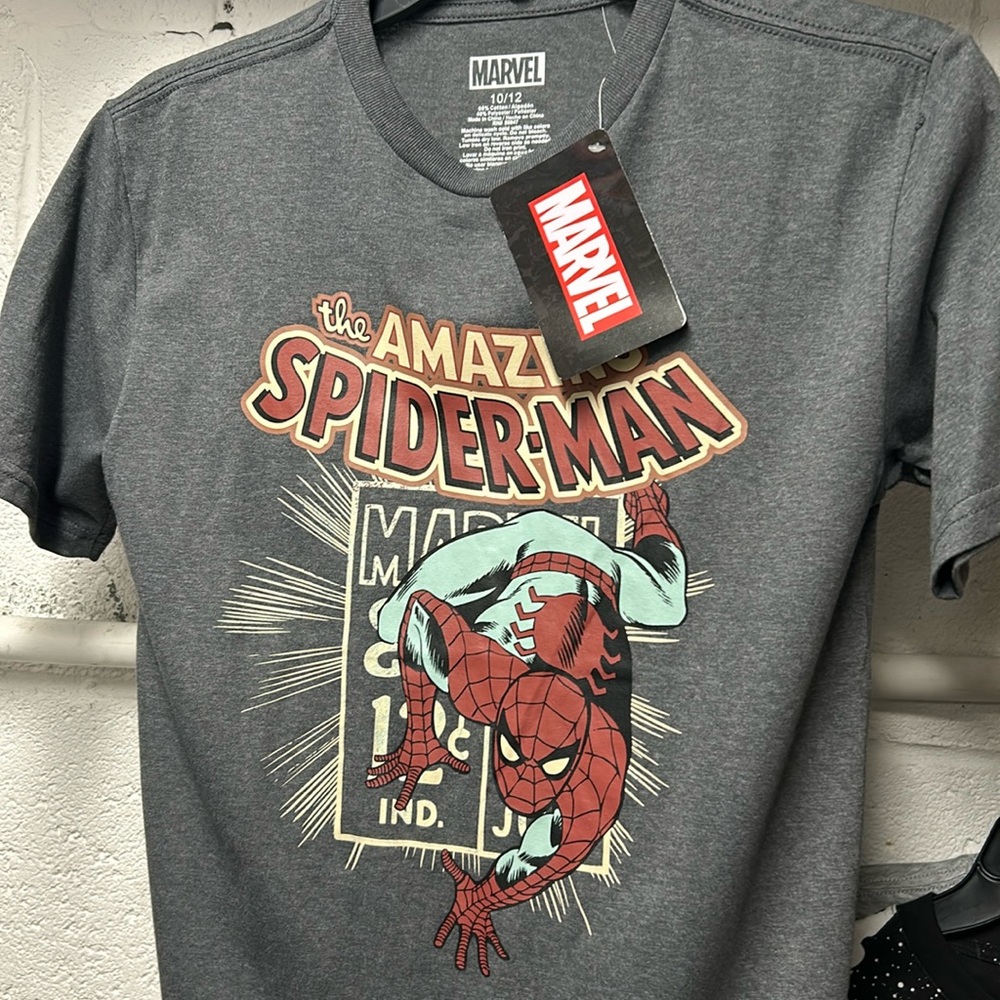 T shirt by Marvel